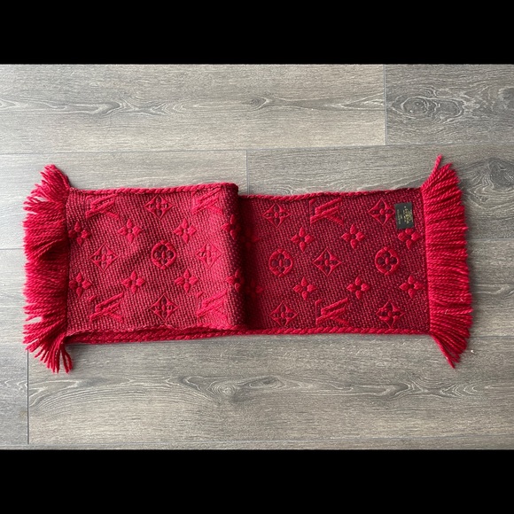 Louis Vuitton Logomania Scarf - Picture 6 of 6